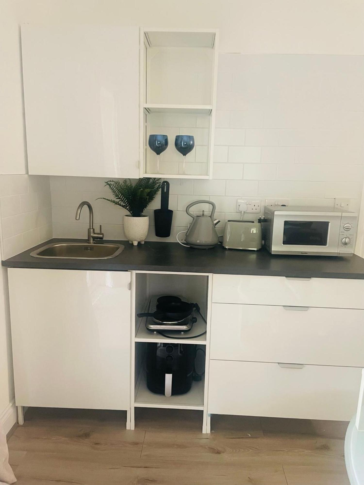 Basement Studio Apartment Баллина Экстерьер фото